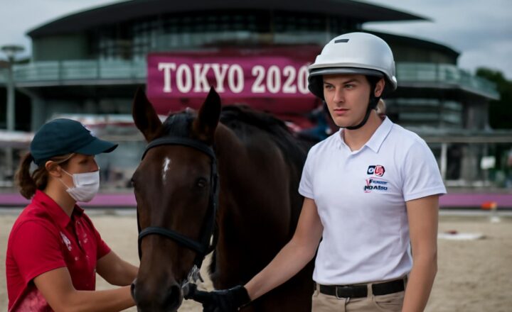 Annika Schleu junto al caballo Saint Boy durante la prueba ecuestre del pentatlón moderno en Tokio 2020